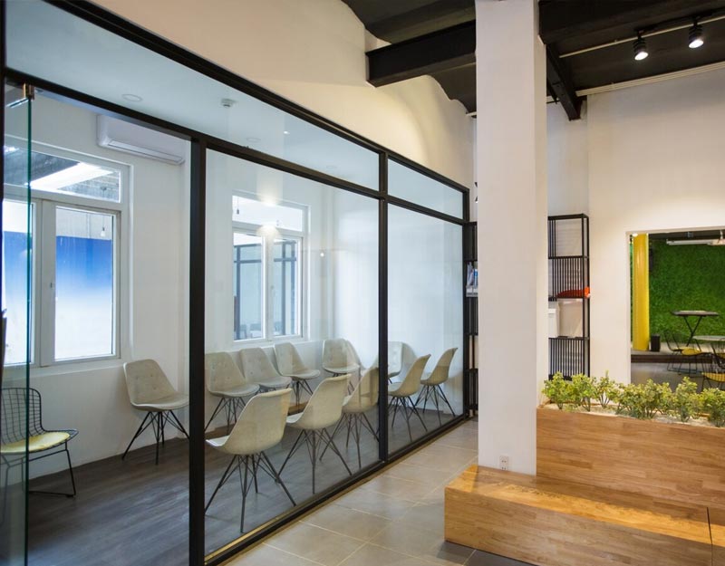 UK-GLAZE-LTD-Service-Glass-Partitions