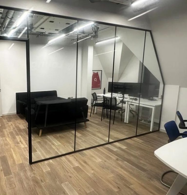 UK-GLAZE-LTD-Service-Glass-Partitions-003